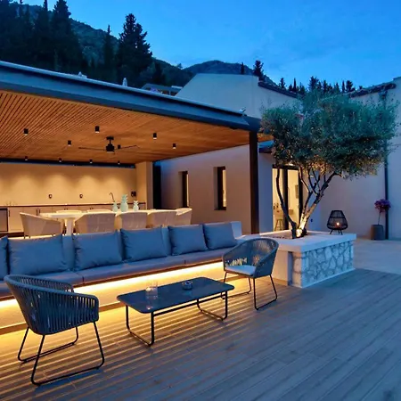 Smirties Villa *